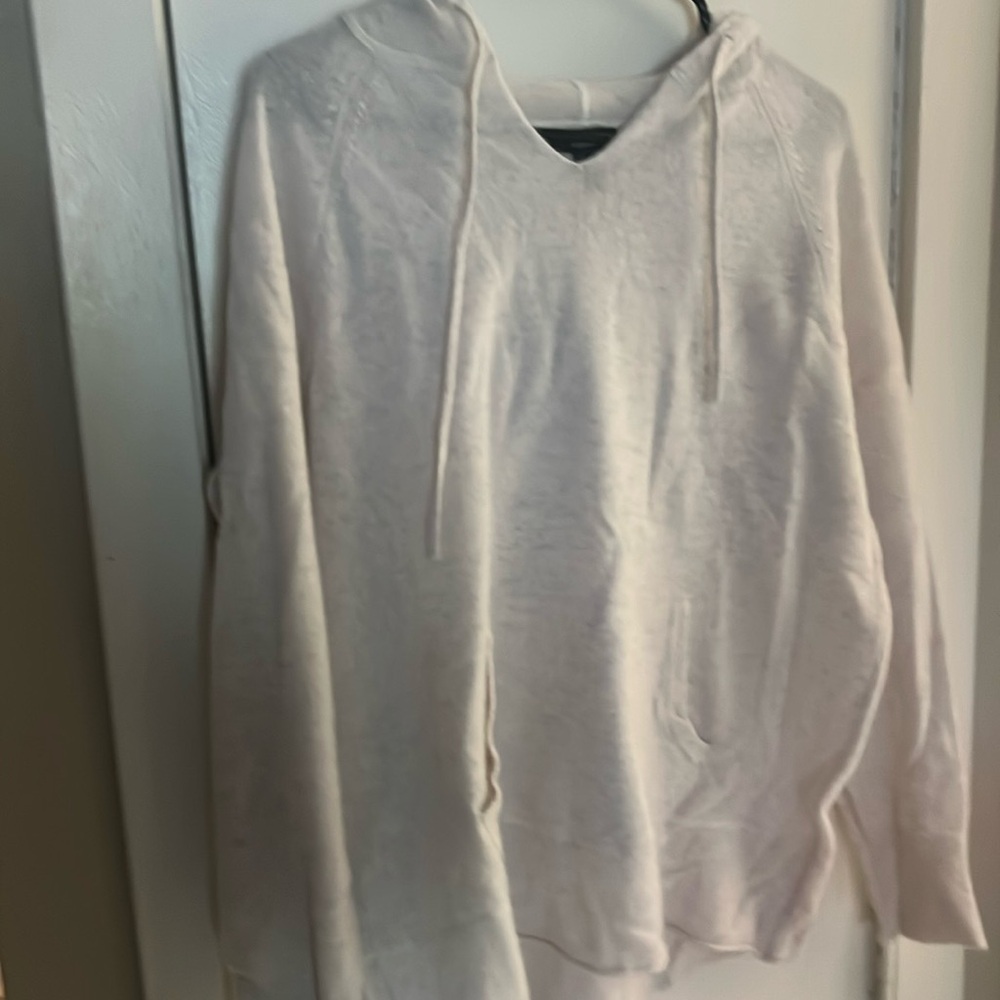 Bloomingdale’s Aqua cashmere sweater color is oatmeal size large